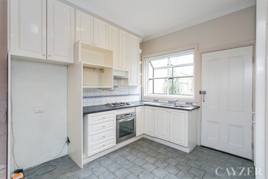 Gallery: 324 Esplanade East