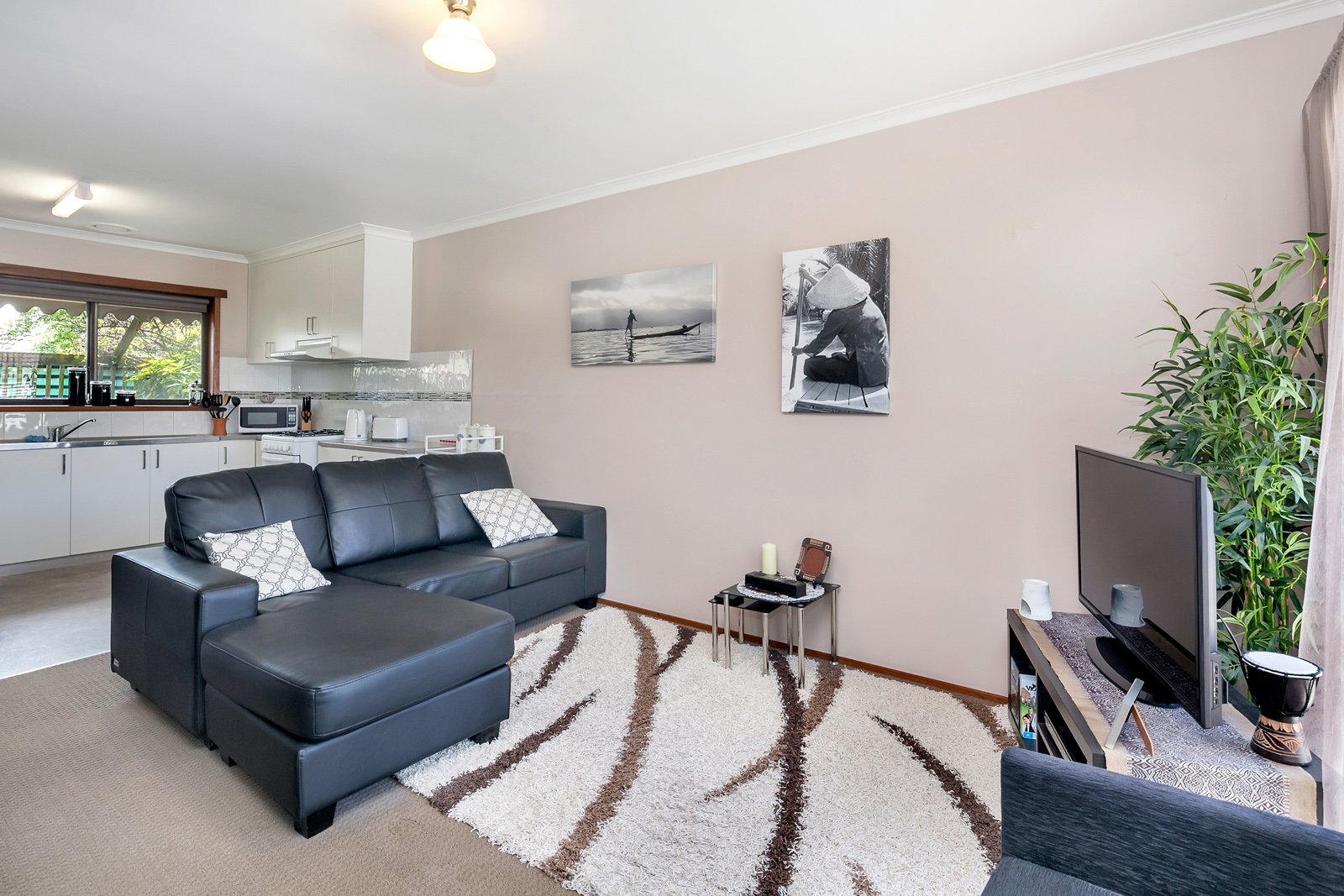 3/24 Molbray Street WENDOUREE 2
