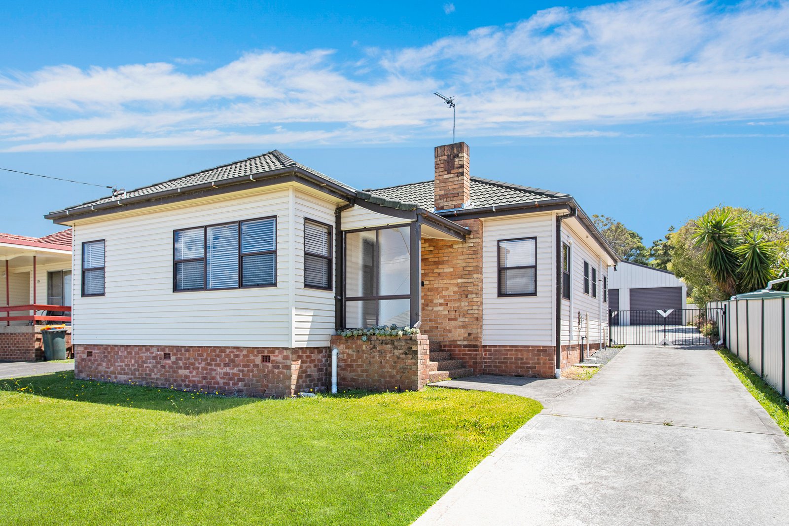 324 Northcliffe Drive LAKE HEIGHTS 1