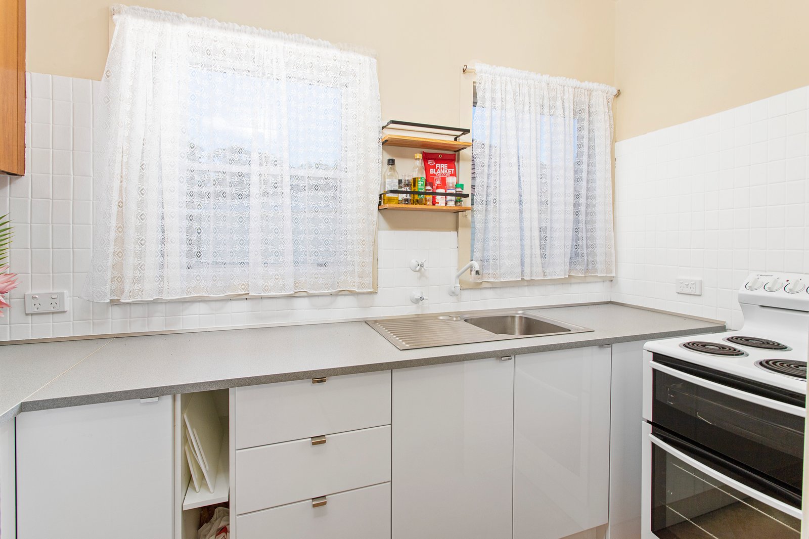 324 Northcliffe Drive LAKE HEIGHTS 4