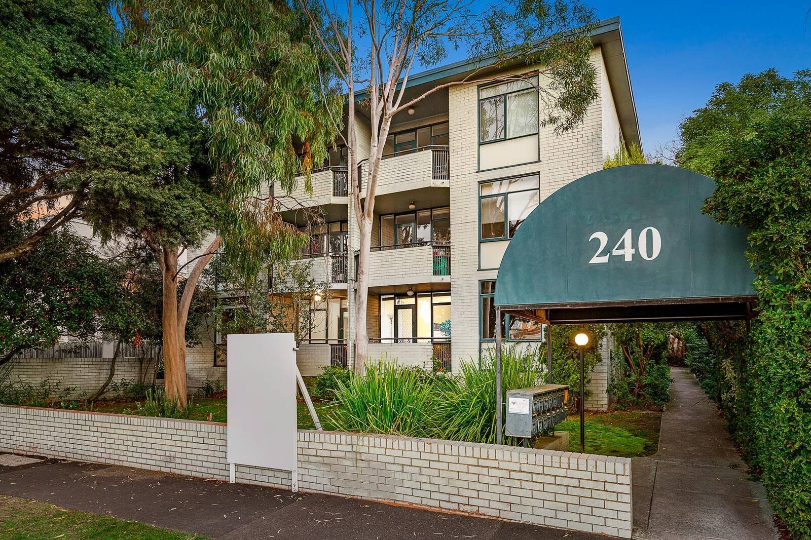 Real Estate and Property in 3/240 Wattletree Road, Malvern, VIC