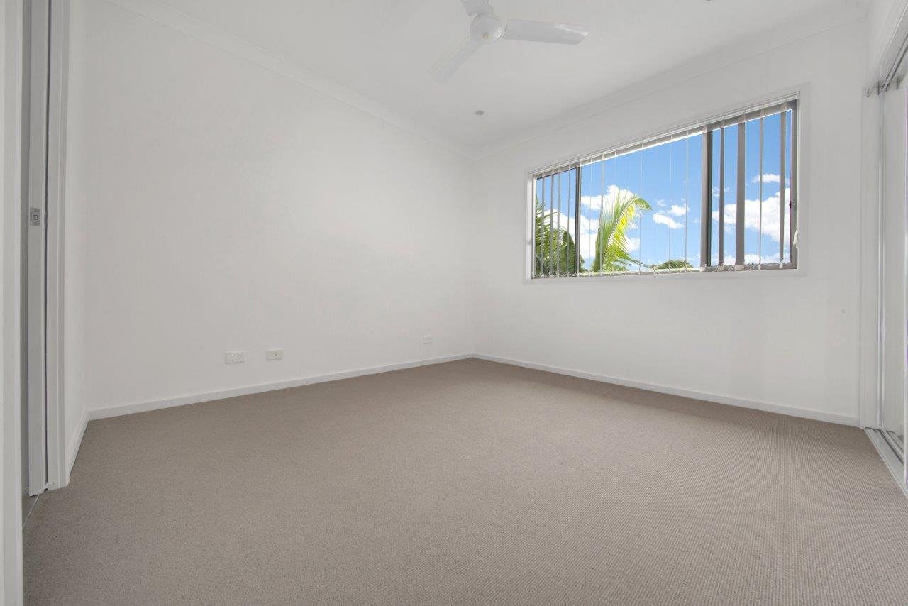 32/42 GLEN EDEN Drive GLEN EDEN 13