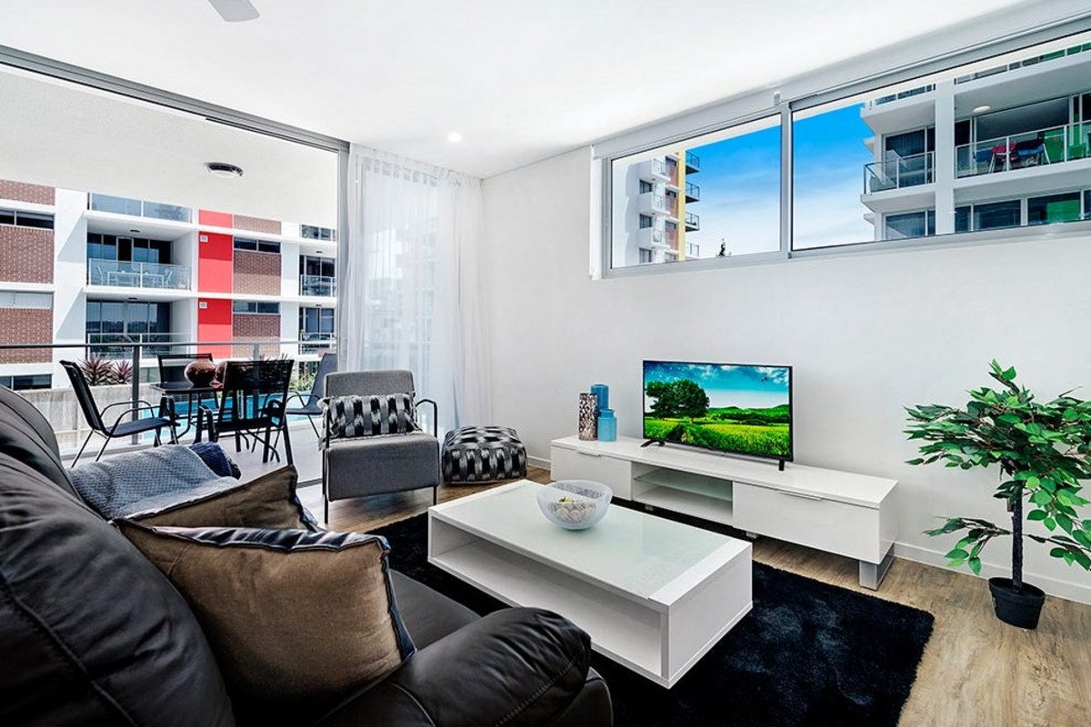 324/33 Lakefront Crescent Varsity Lakes 3