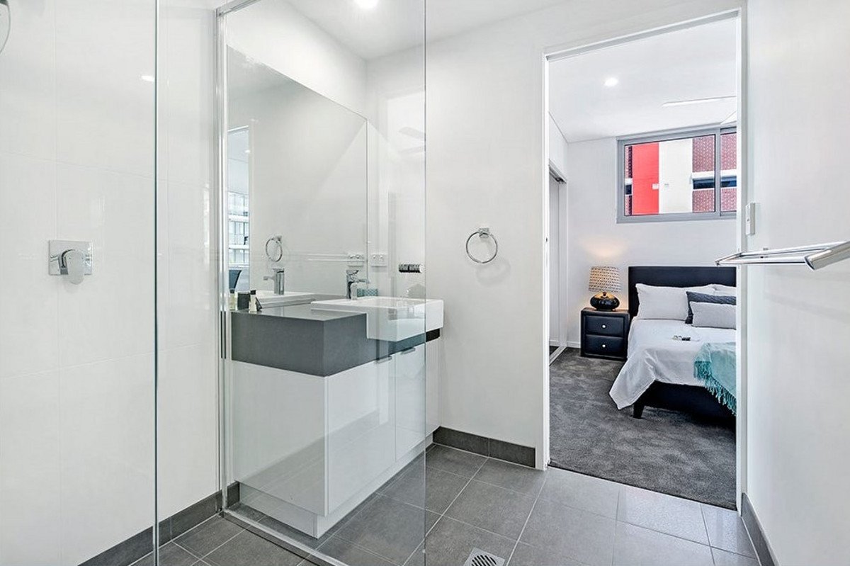 324/33 Lakefront Crescent Varsity Lakes 7