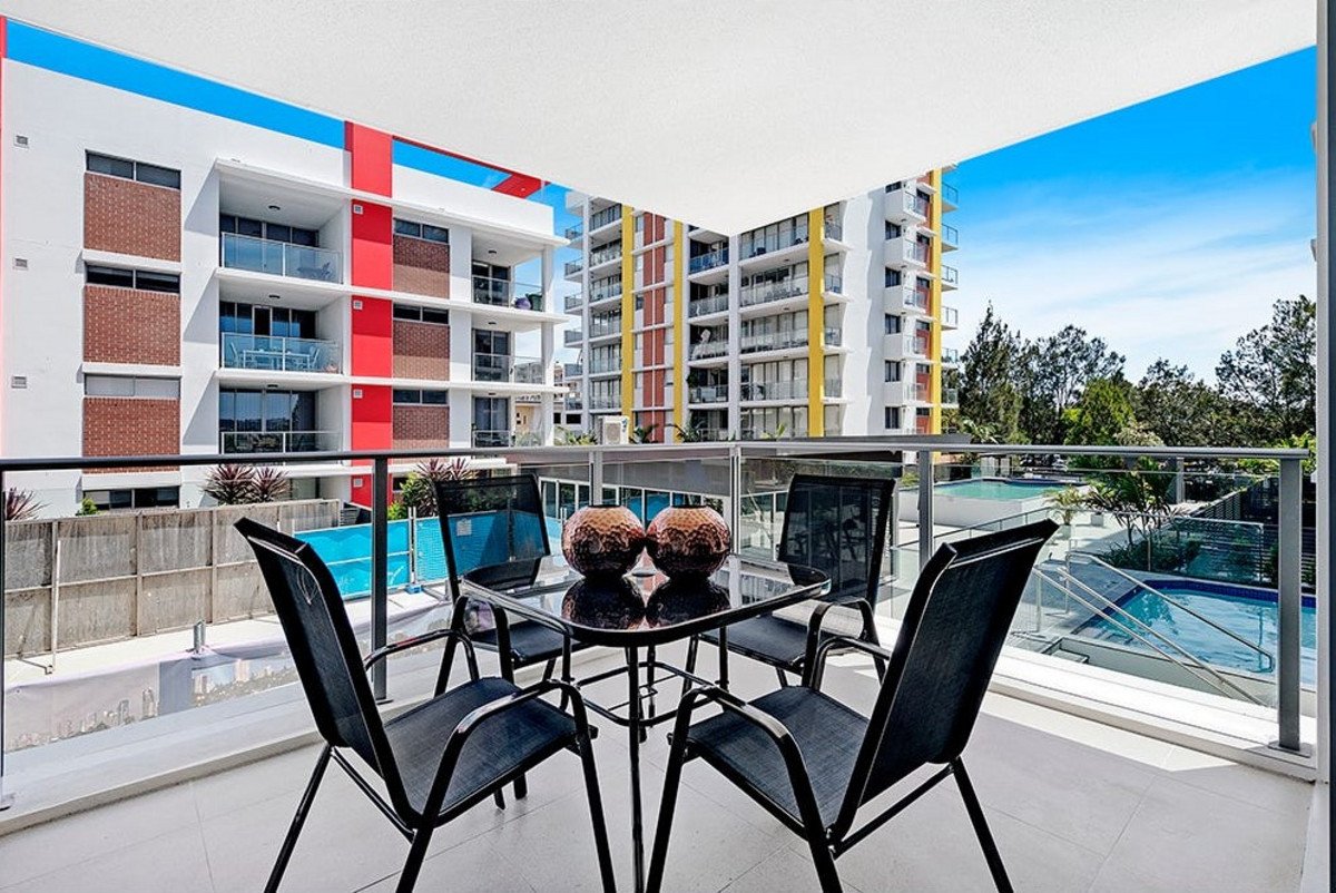 324/33 Lakefront Crescent Varsity Lakes 8