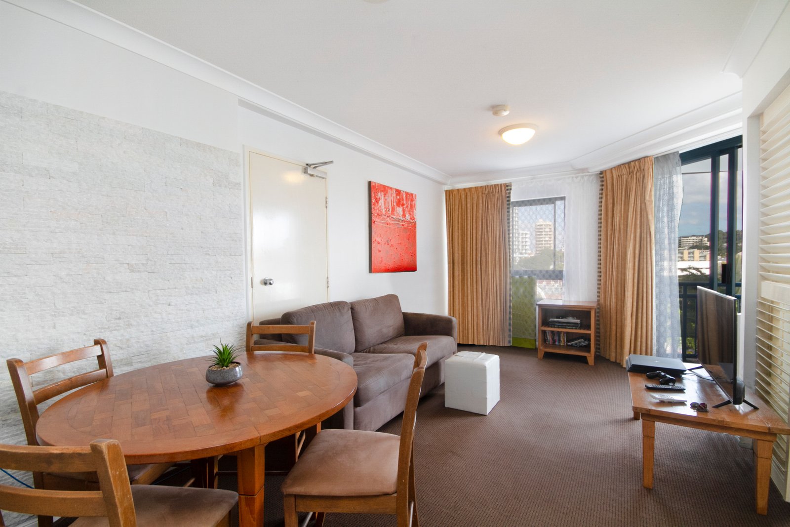 324/99 Griffith Street COOLANGATTA 2