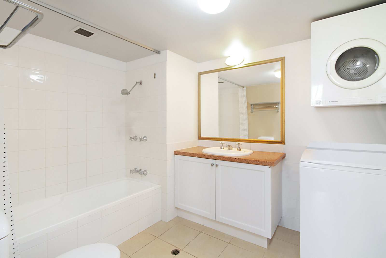 324/99 Griffith Street COOLANGATTA 5
