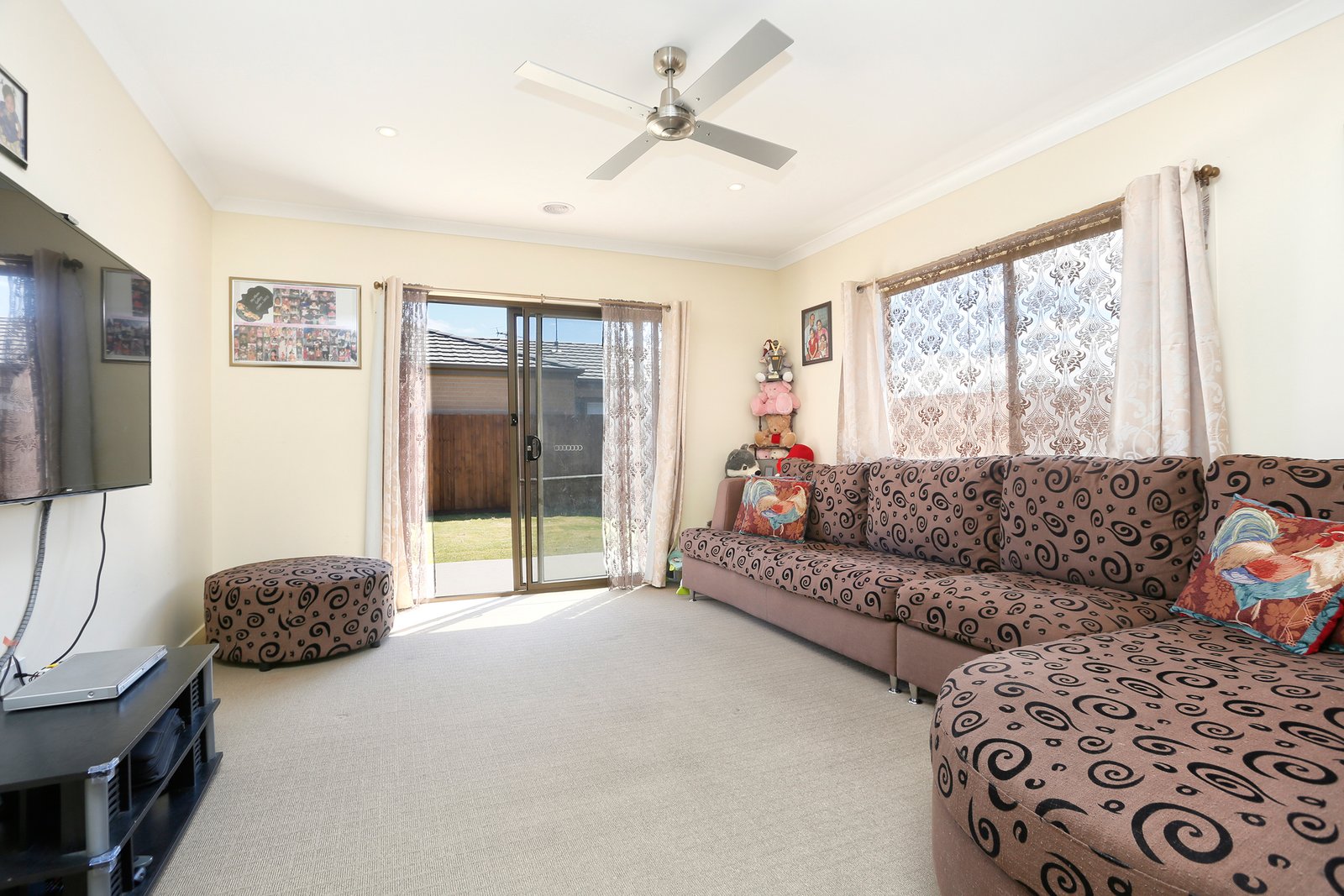 Gallery: 3/25-29 Orpington Crescent