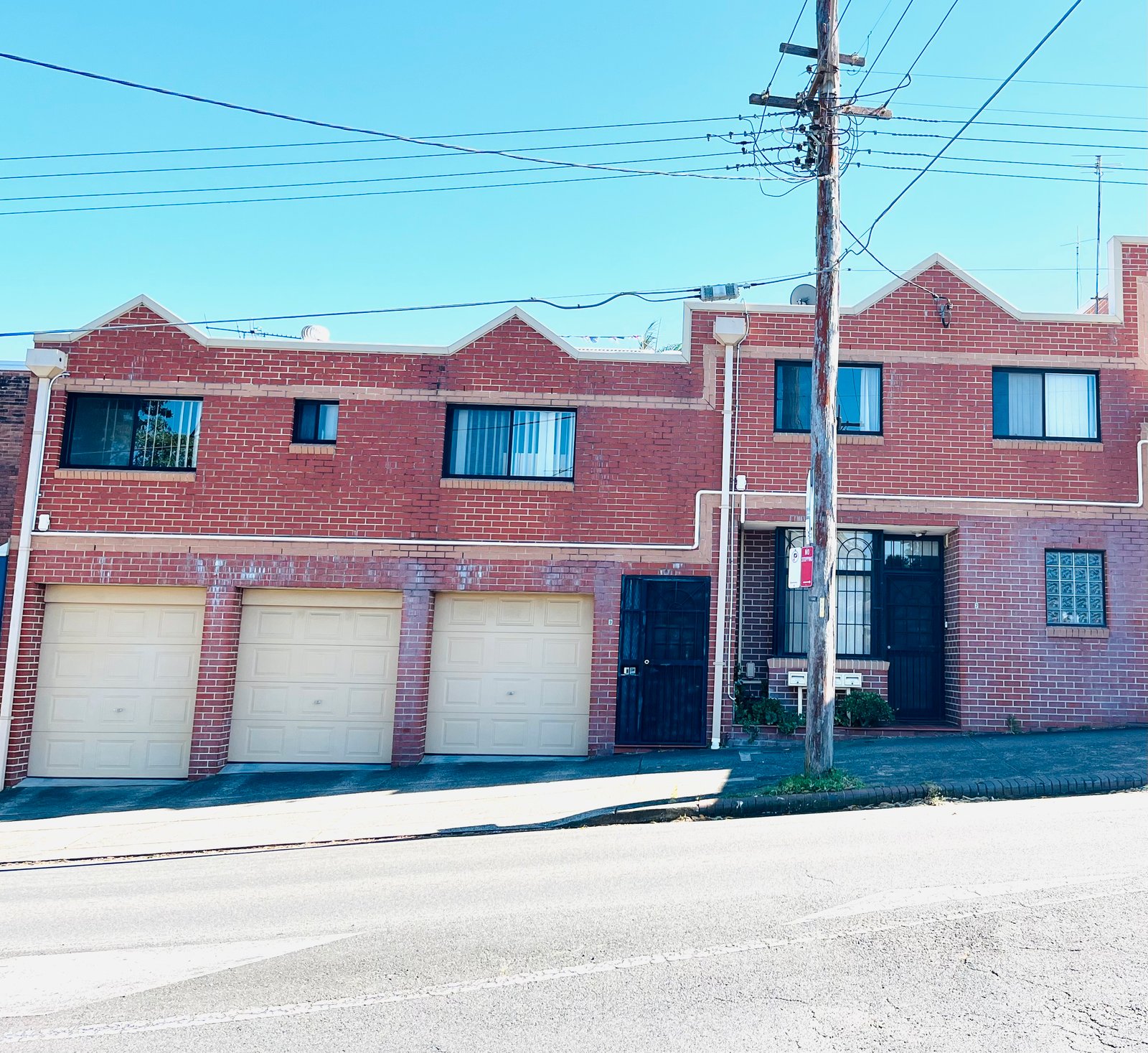 3/25 The Strand  PENSHURST 3