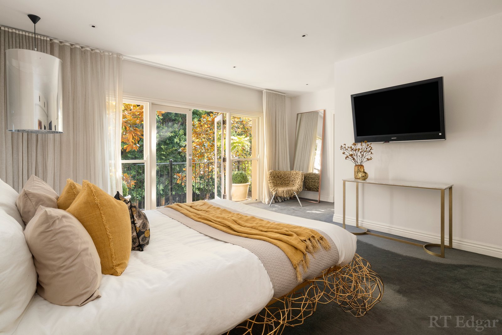 Real Estate and Property in 325 Walsh Street, South Yarra, VIC