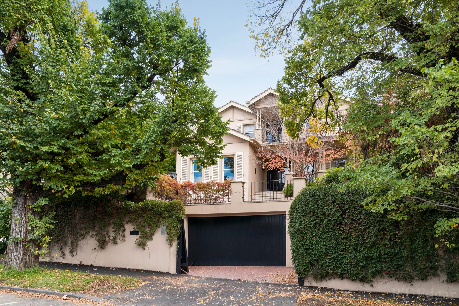 Real Estate and Property in 325 Walsh Street, South Yarra, VIC