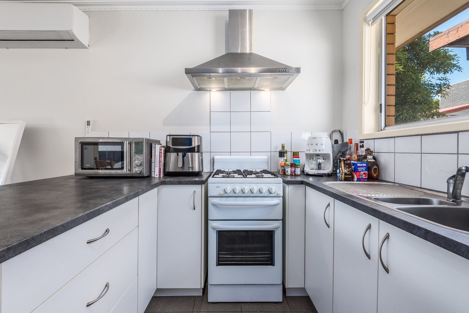 Gallery: 3/250 Pakington Street