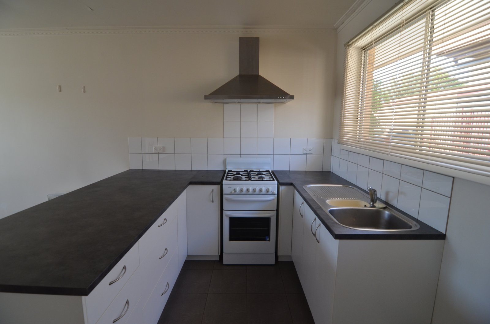 Gallery: 3/250 Pakington Street