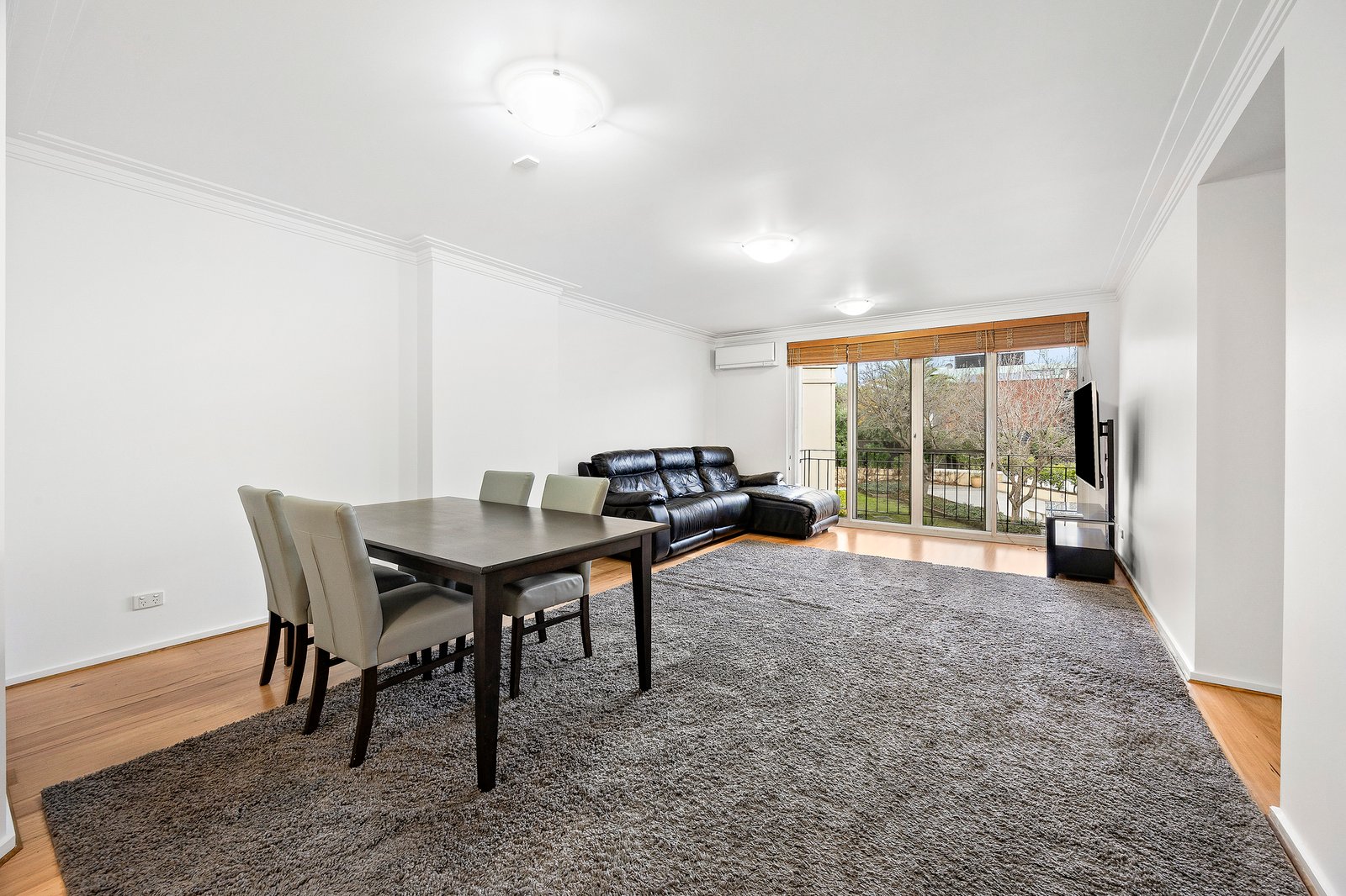 Gallery: 32/56 Beach Road