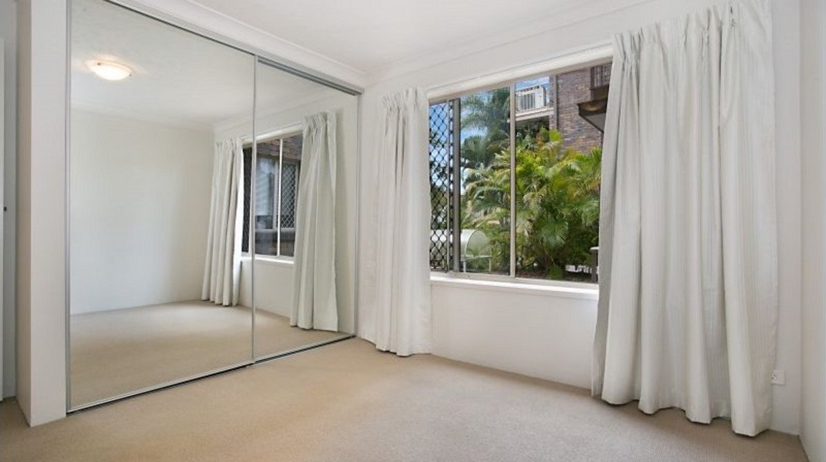 3/26 Genoa Street Surfers Paradise 4