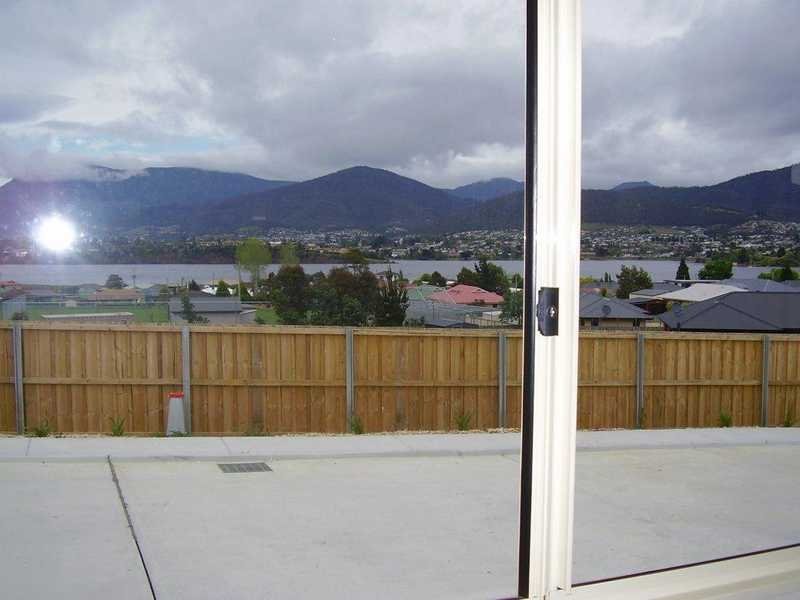 3/26 Henty Close OLD BEACH 8