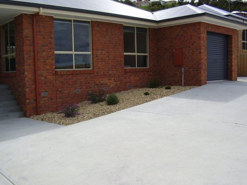 3/26 Henty Close OLD BEACH 2