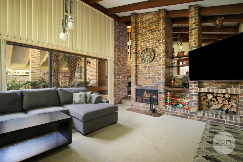 326 Mark Crescent LAVINGTON 2