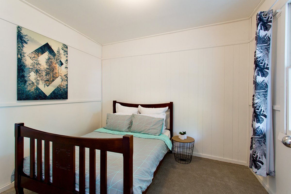 Gallery: 326 Raglan Street South