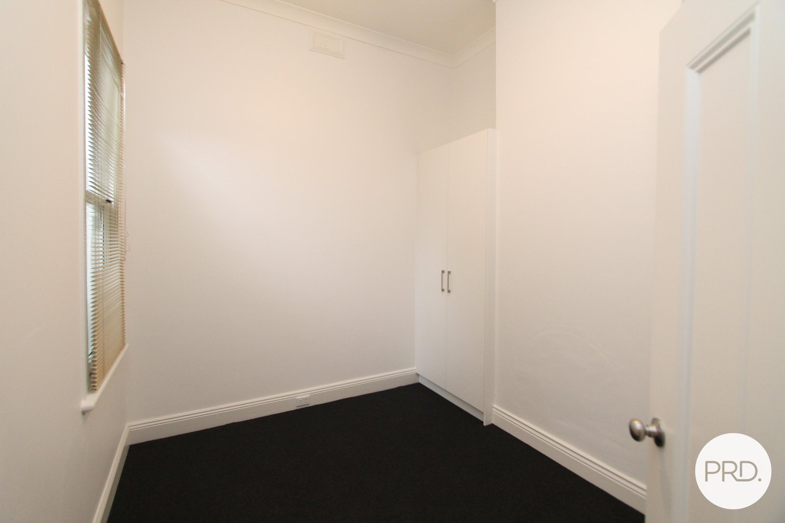 327 Armstrong Street North SOLDIERS HILL 8