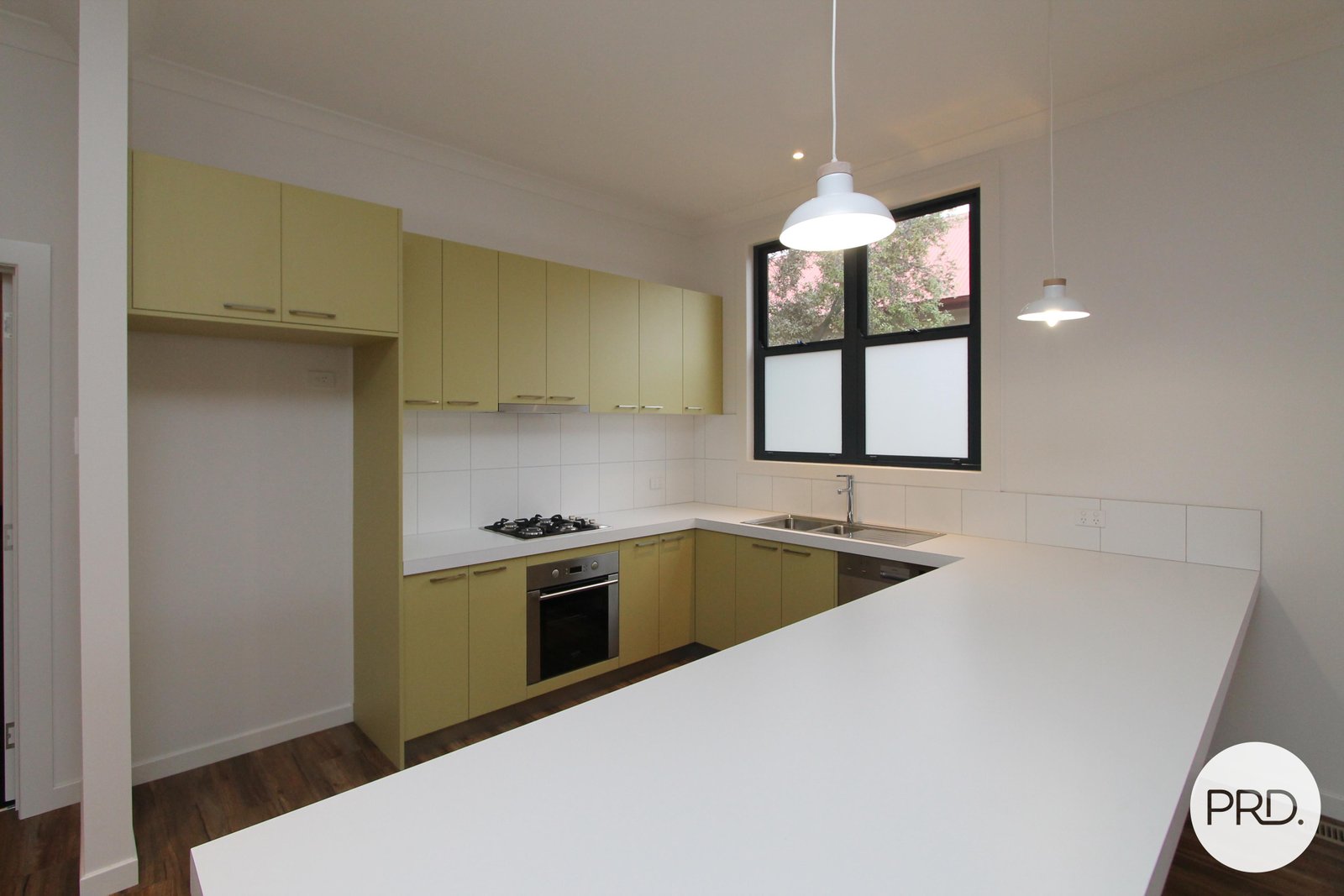 327 Armstrong Street North SOLDIERS HILL 12