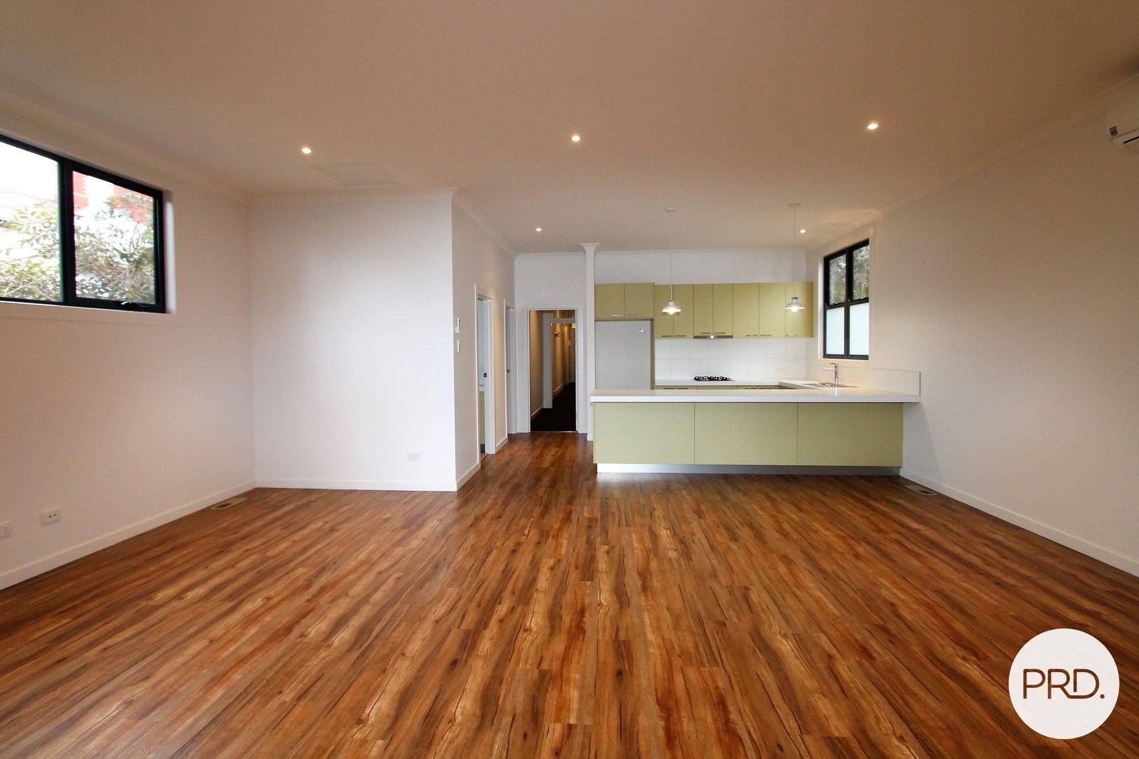 327 Armstrong Street North SOLDIERS HILL 15