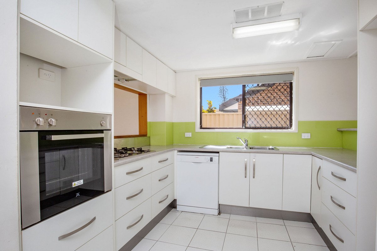 3/27 Barbet Place Burleigh Waters 4