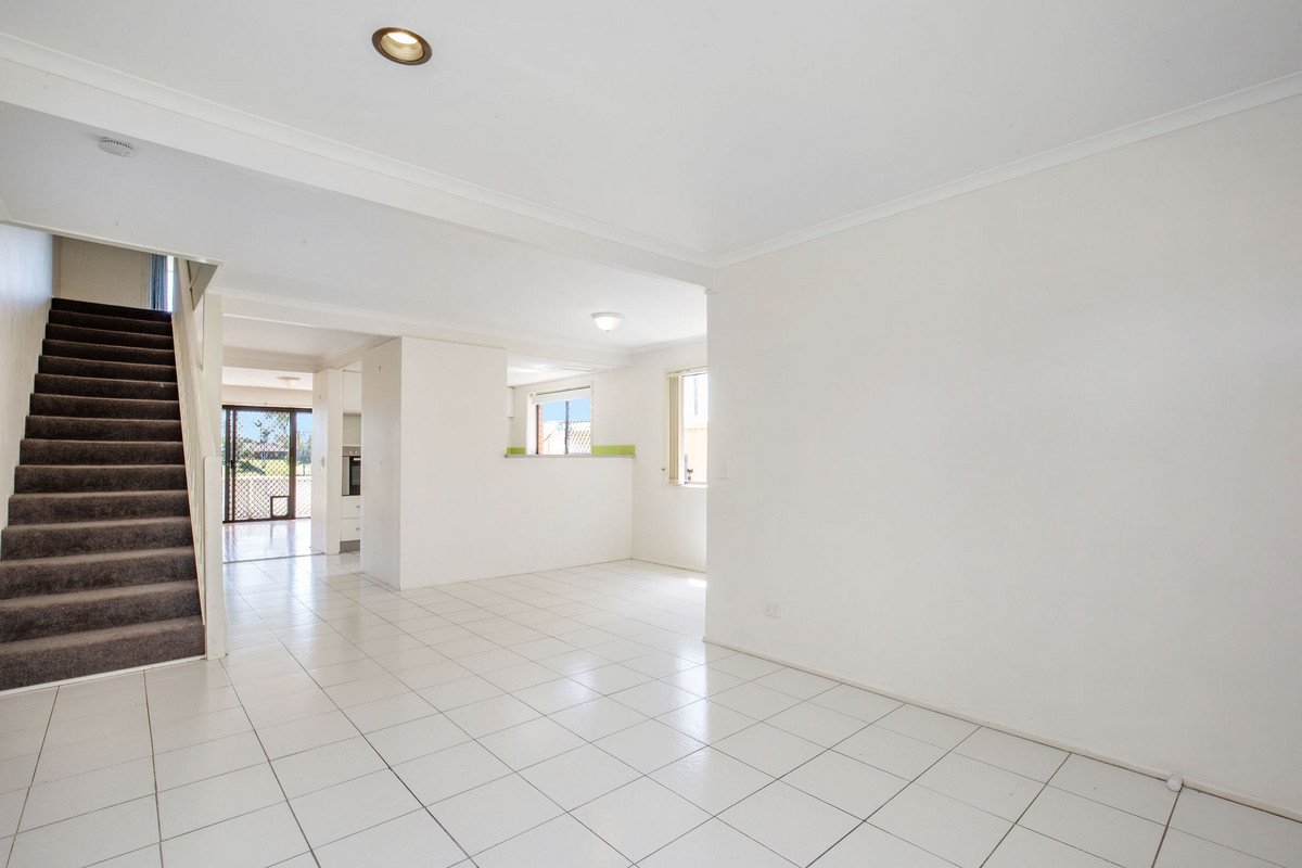 3/27 Barbet Place Burleigh Waters 5