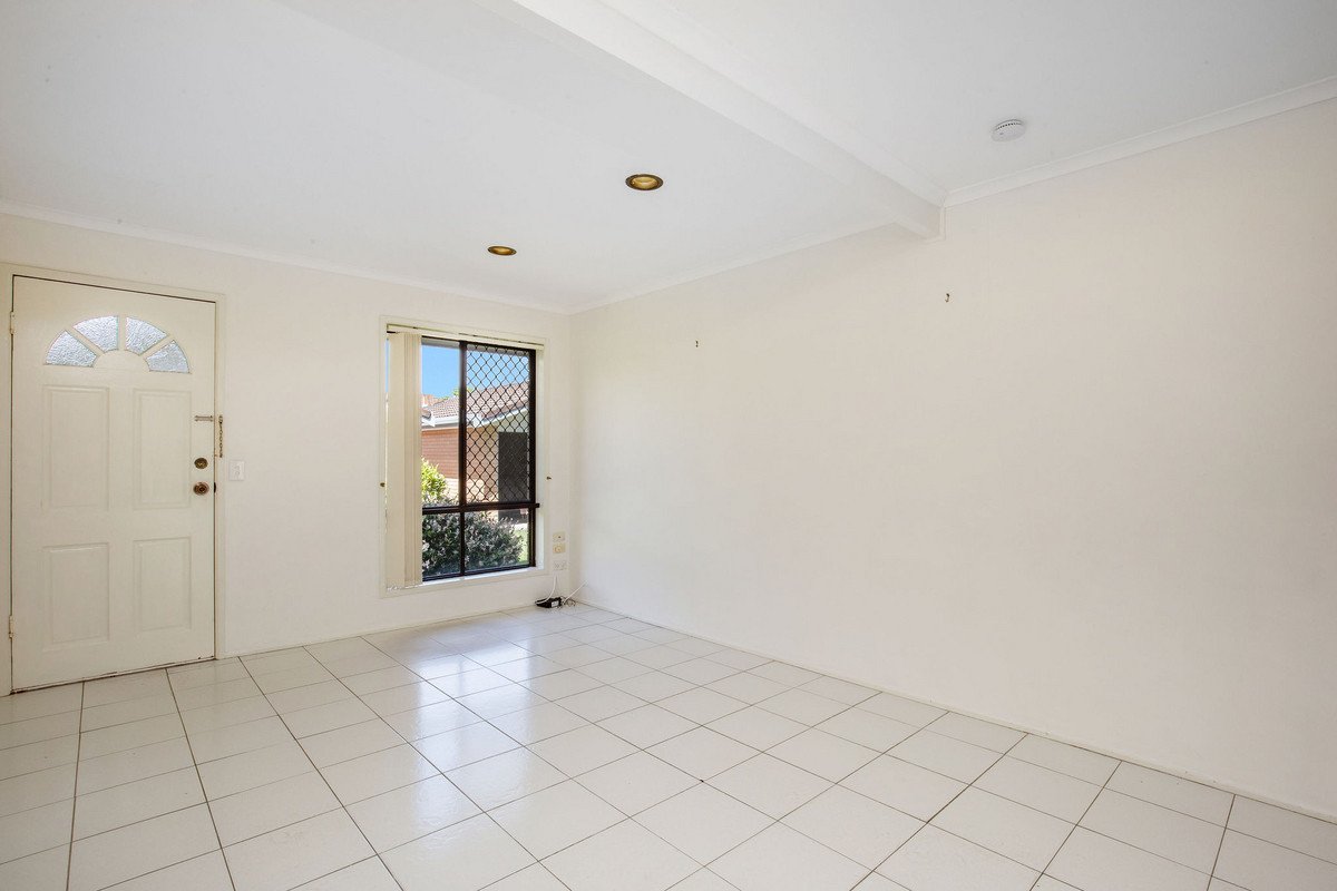 3/27 Barbet Place Burleigh Waters 6