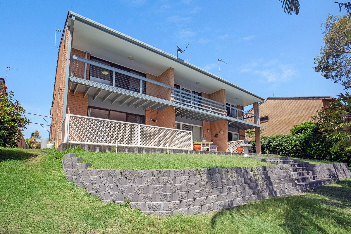 3/27 Barbet Place Burleigh Waters 13