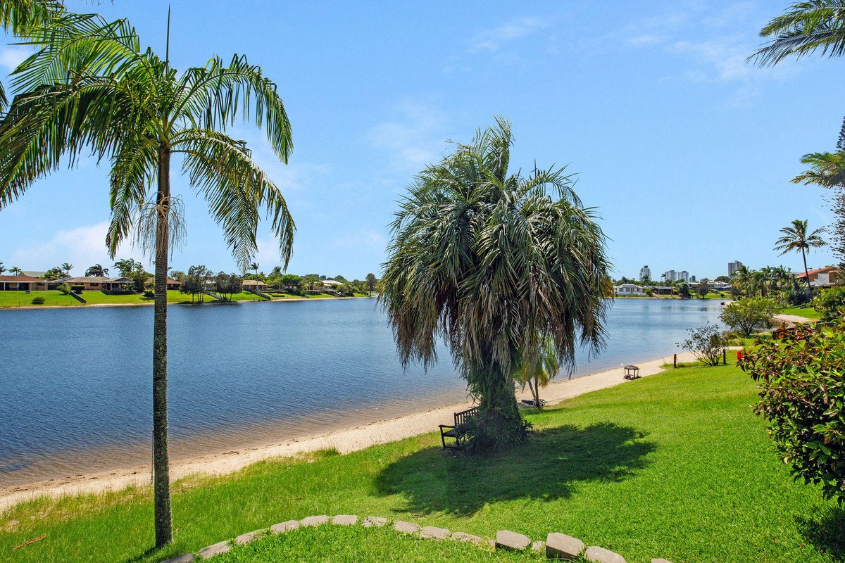 3/27 Barbet Place Burleigh Waters 16