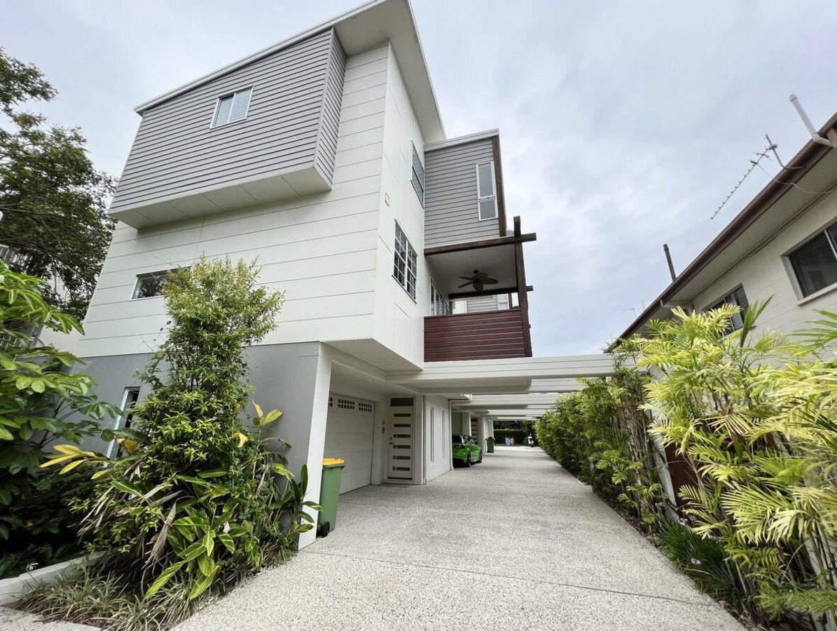 3/27 Burleigh Street Burleigh Heads 12