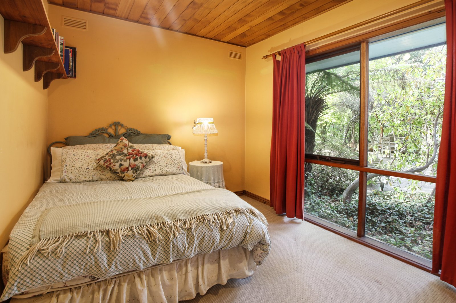 Real Estate and Property in 327 Harpers Road, Woodend, VIC