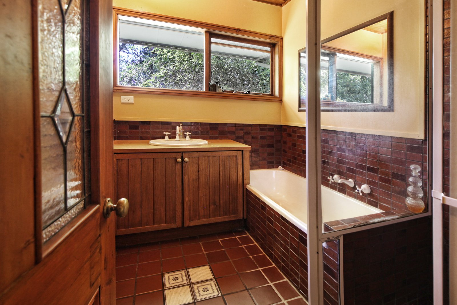 Real Estate and Property in 327 Harpers Road, Woodend, VIC