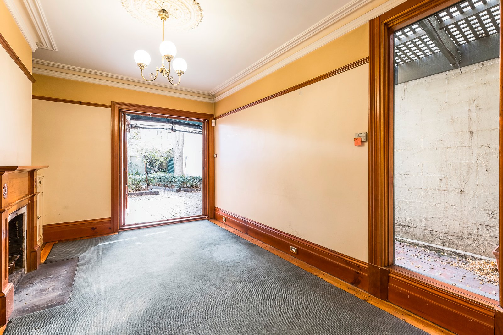 Gallery: 327 Nott Street