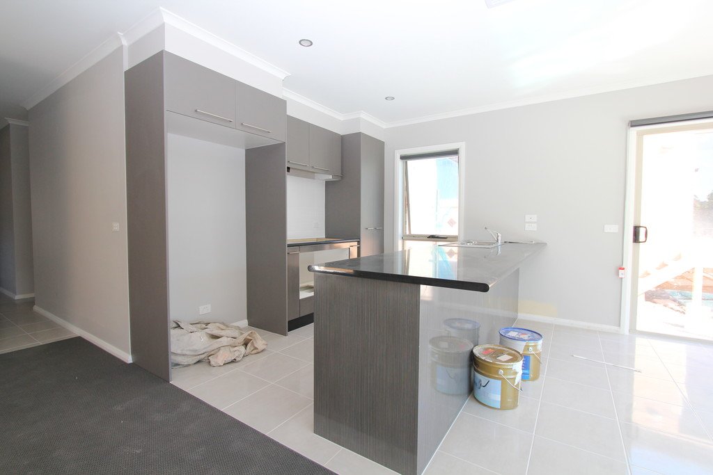 3/27 Water Street BROWN HILL 10