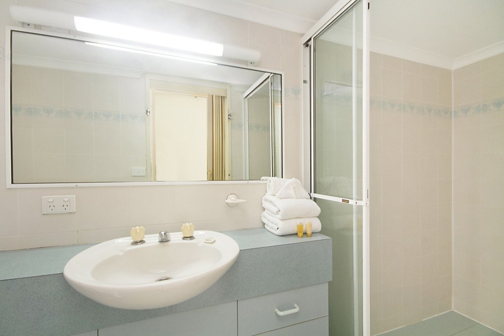 32/70-80 Marine Parade COOLANGATTA 8