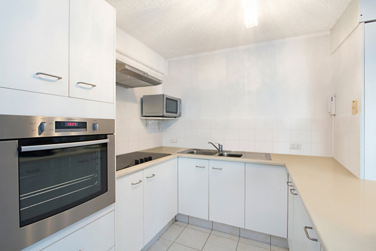 3/276 The Esplanade Miami 2