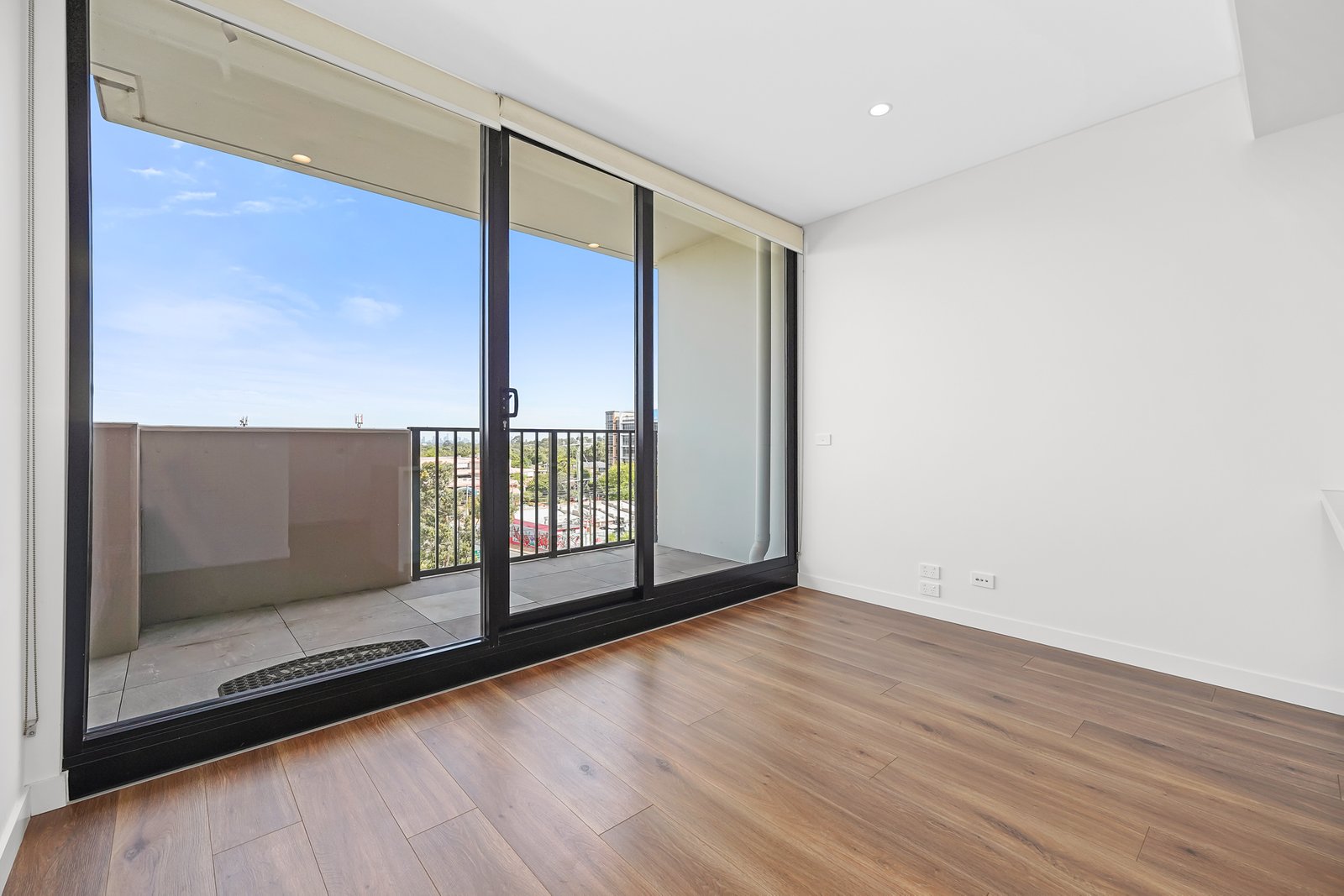 Gallery: 327/70 Batesford Road