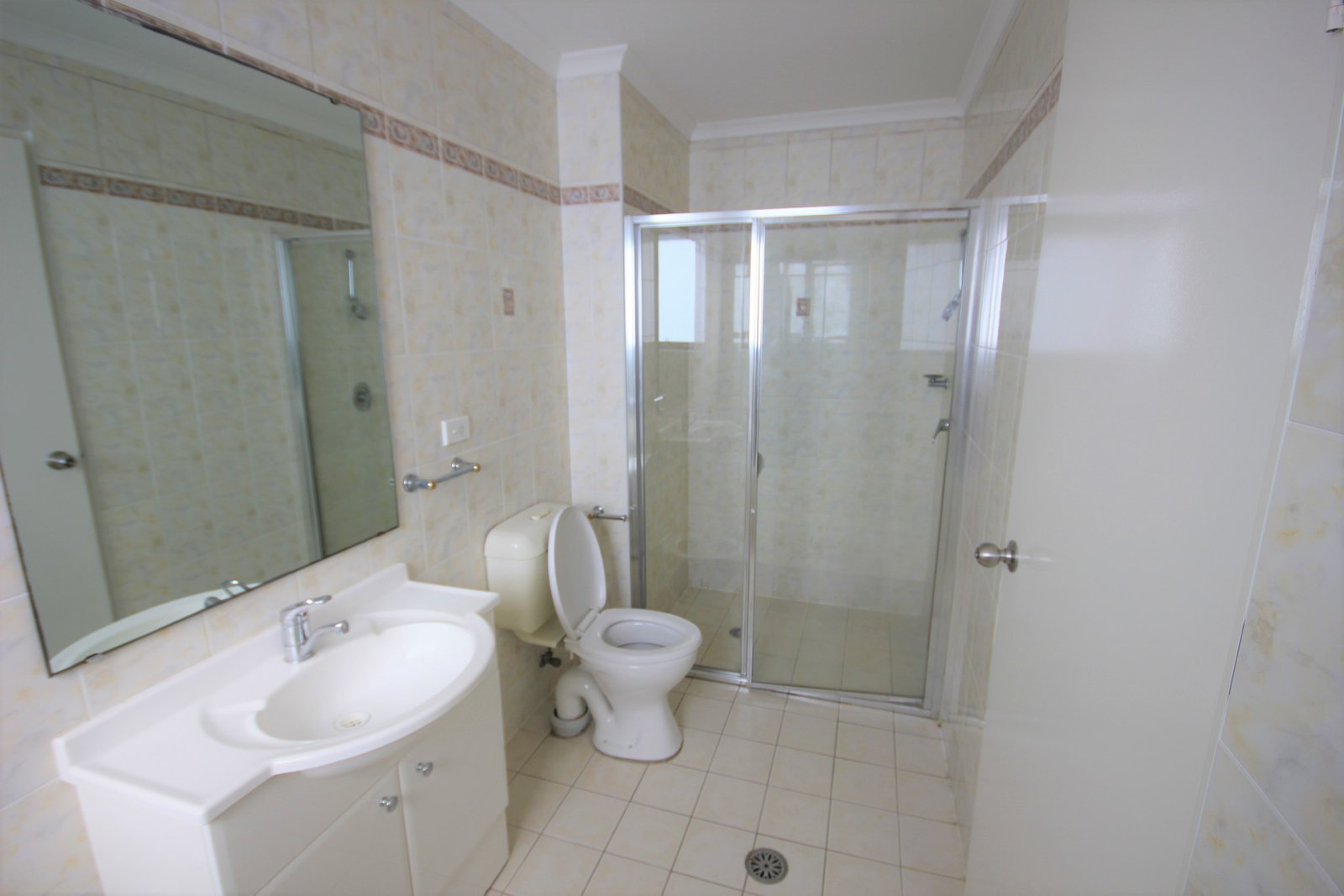 32/8-10 Derby Street KOGARAH 4