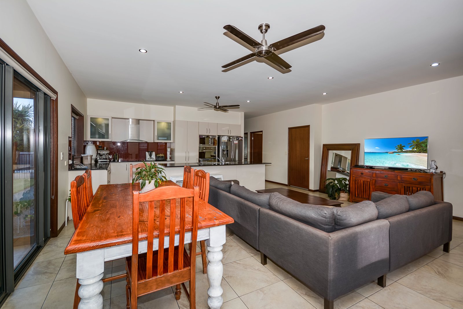 328 Casuarina Way CASUARINA 4