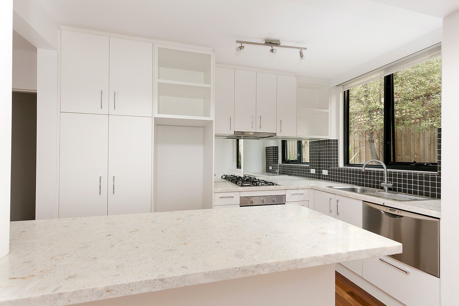 Gallery: 3/28 Pine Avenue