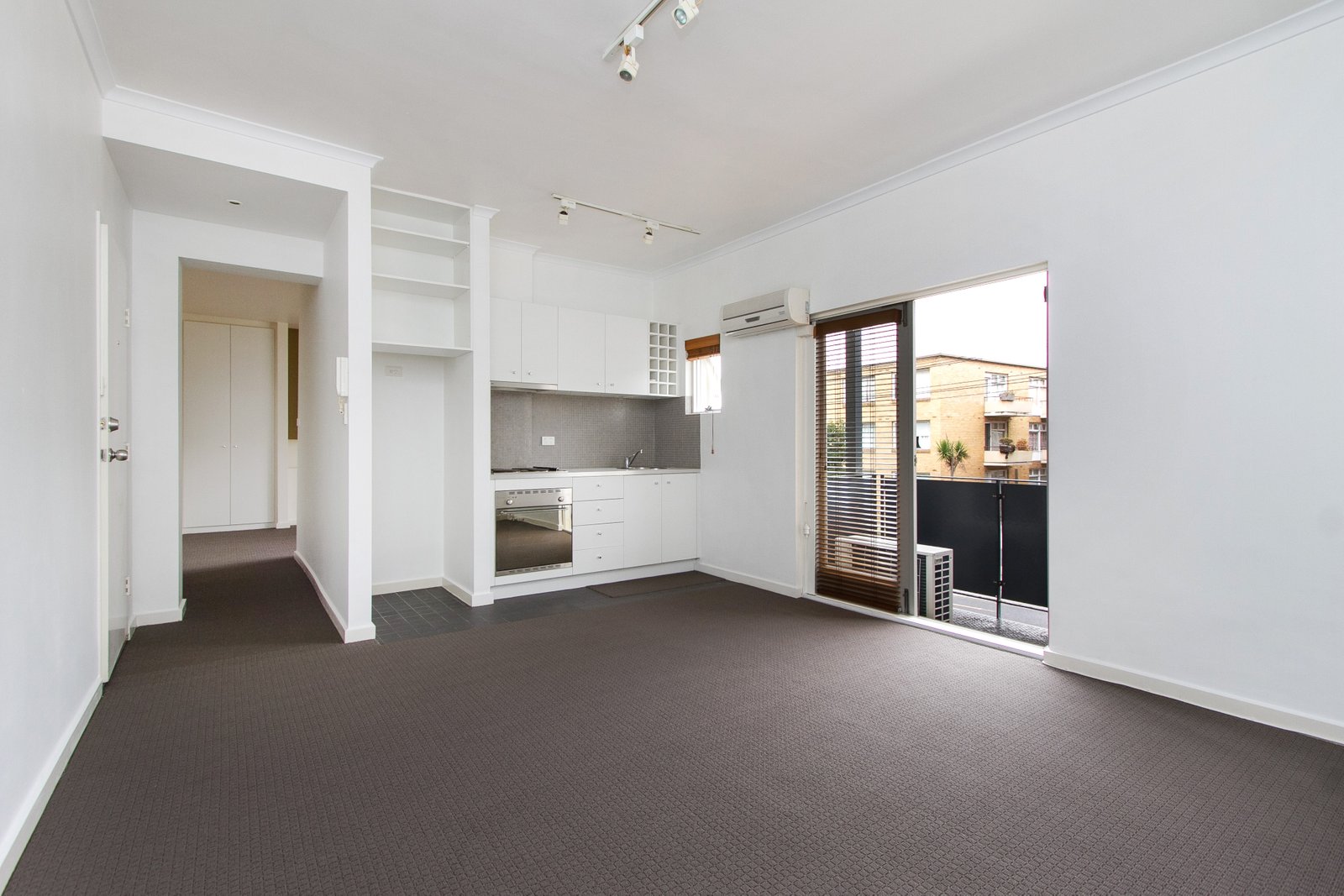 Gallery: 32/87 Alma Road