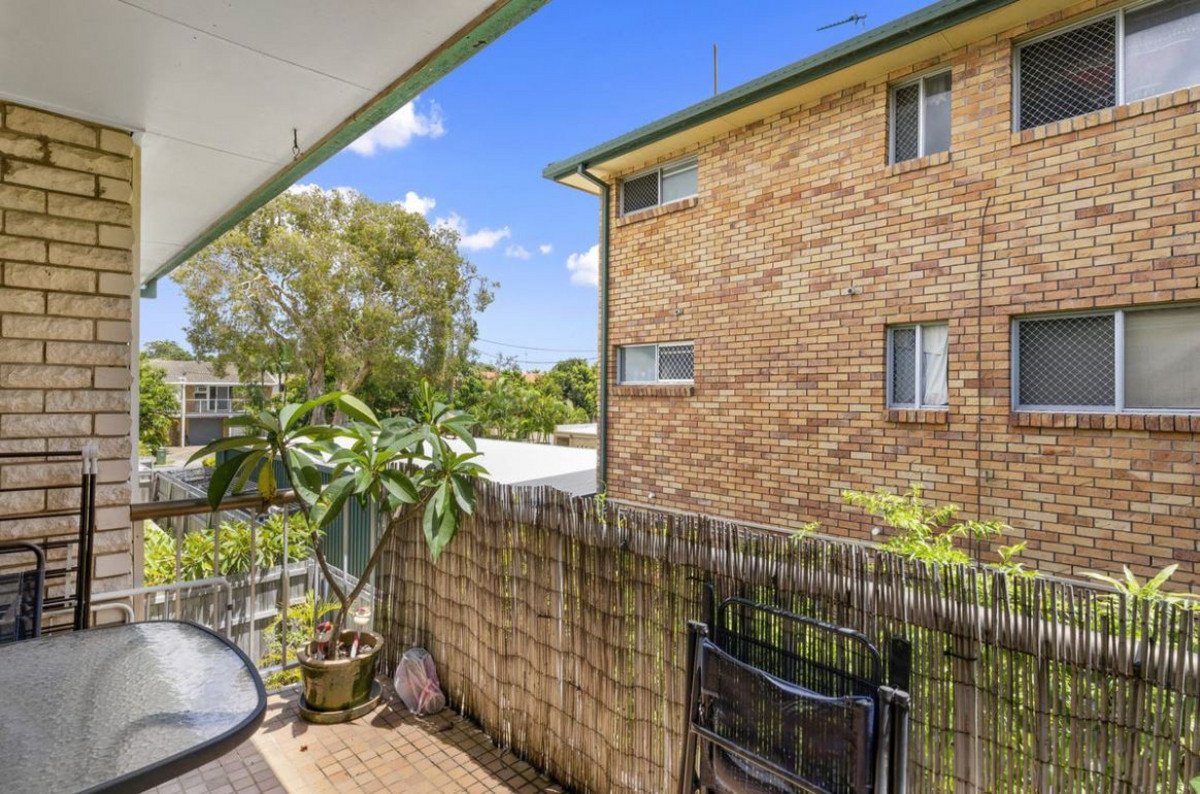 3/29 Imperial Parade Labrador 8