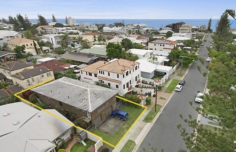 3/29 Seaside Avenue MERMAID BEACH 1