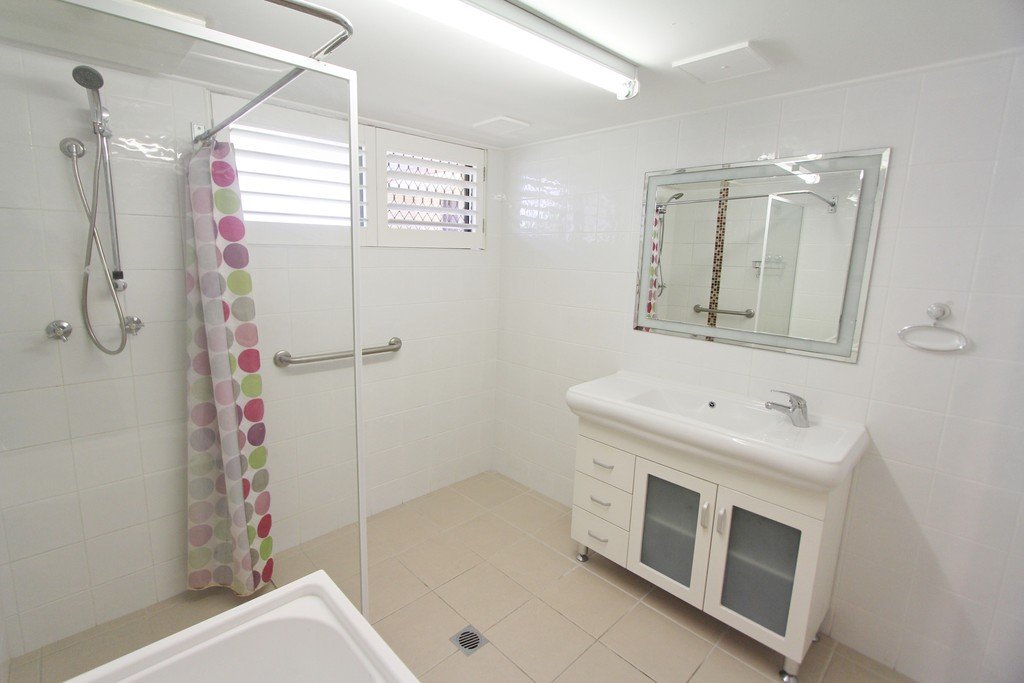 3/29 White Street SOUTHPORT 3