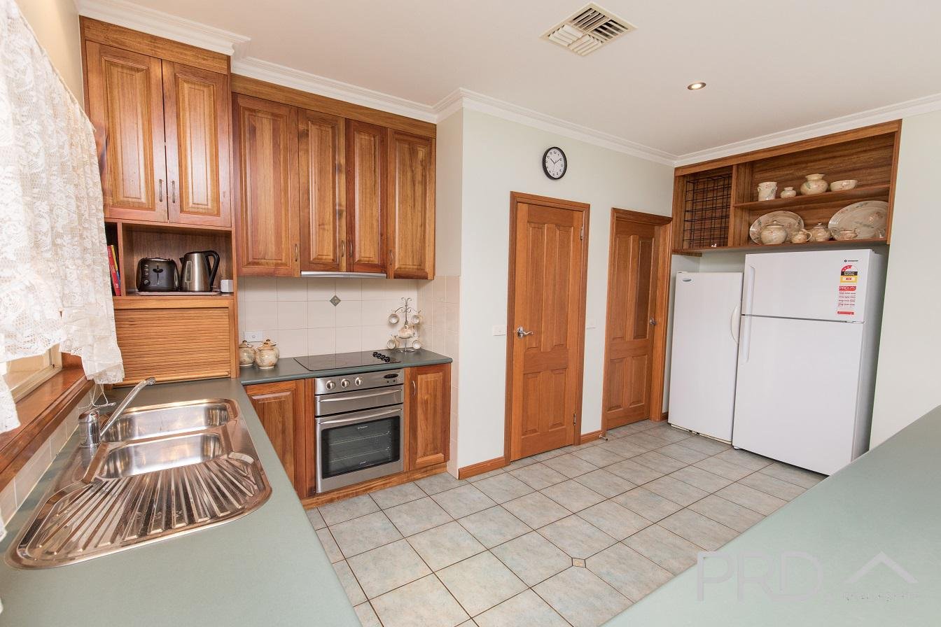 329 Woomera Avenue RED CLIFFS 12