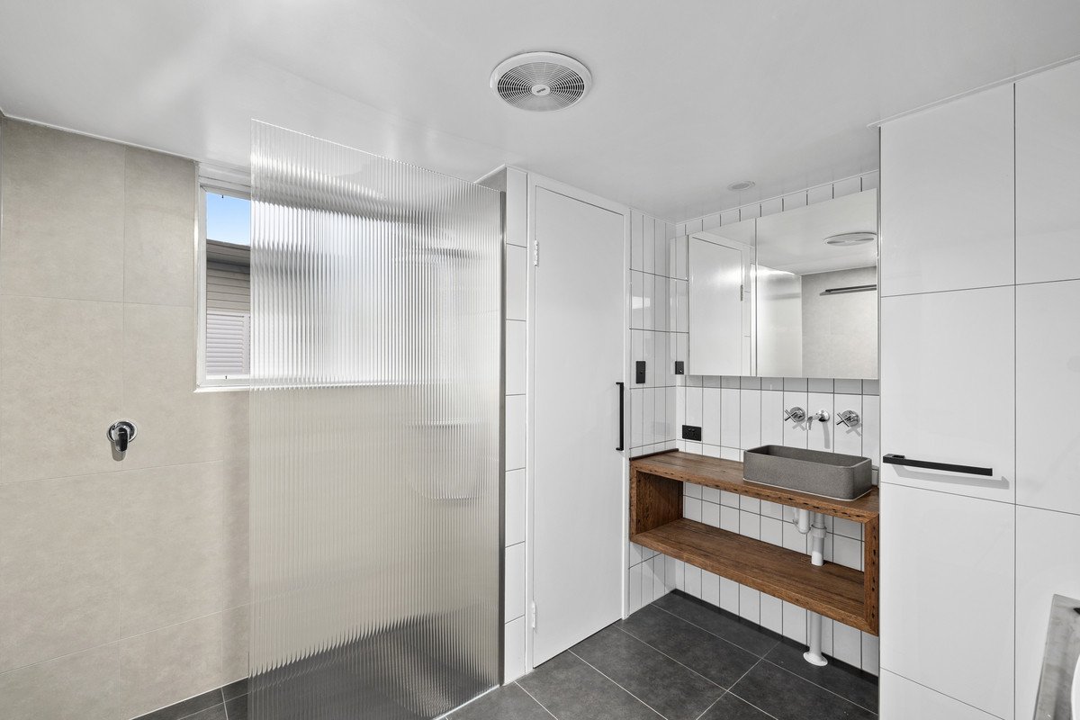 3/29a Burleigh Street Burleigh Heads 7