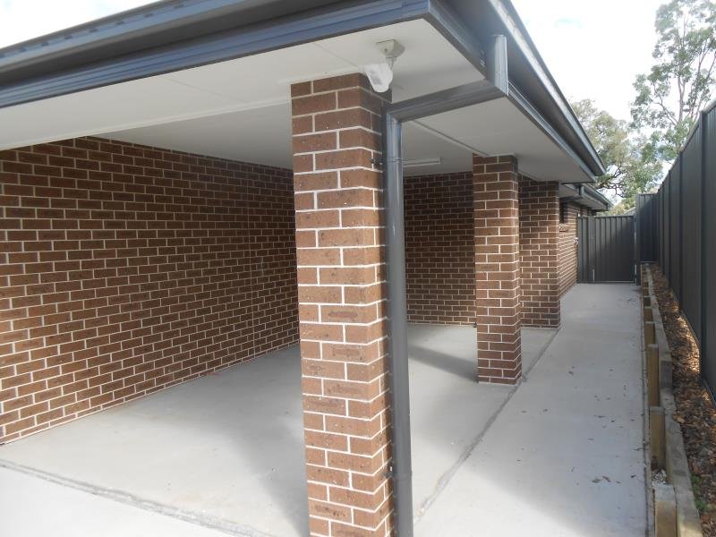 32a Leonora Crescent TAMWORTH 9