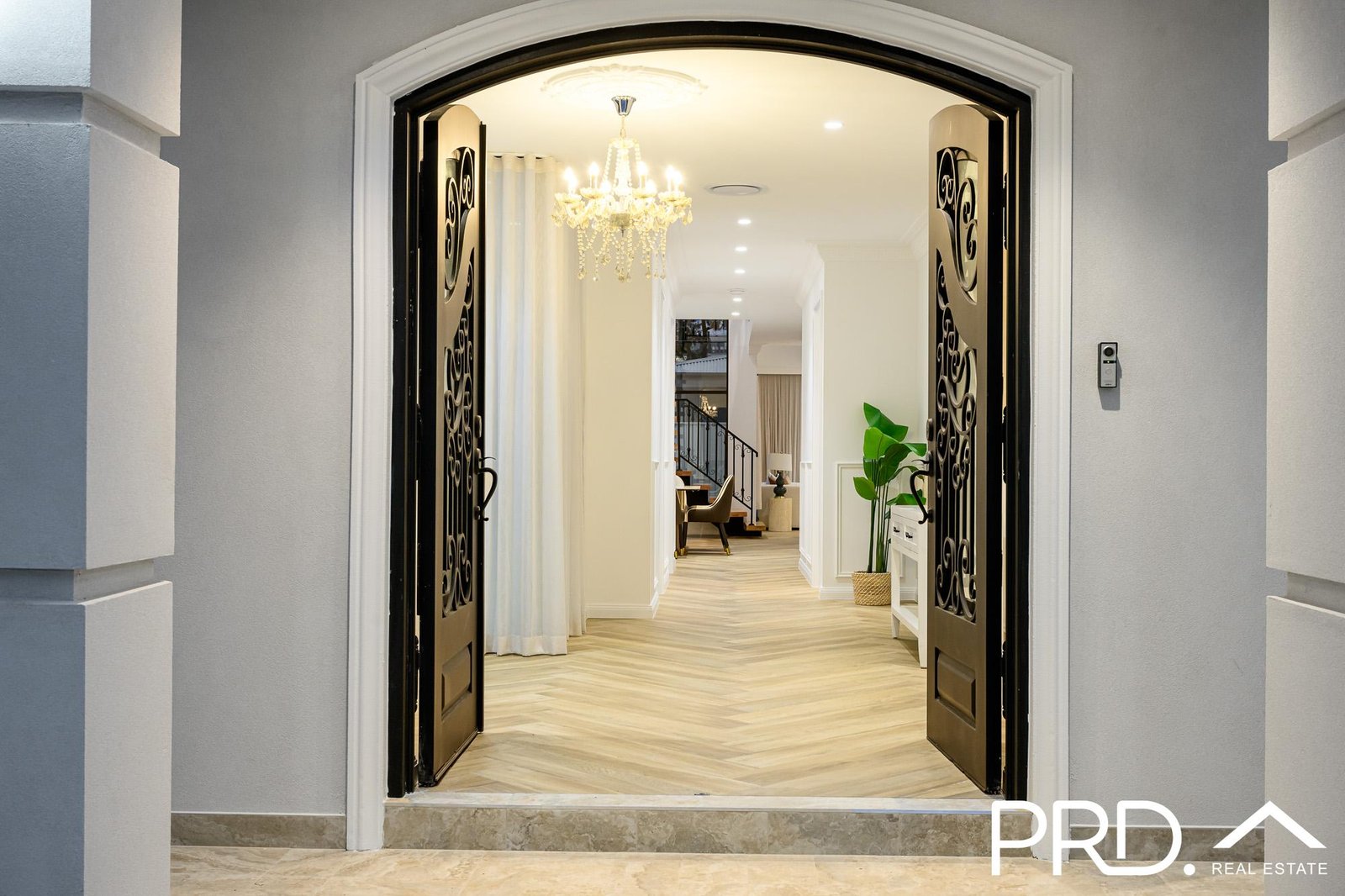 32a Monie Avenue EAST HILLS 2